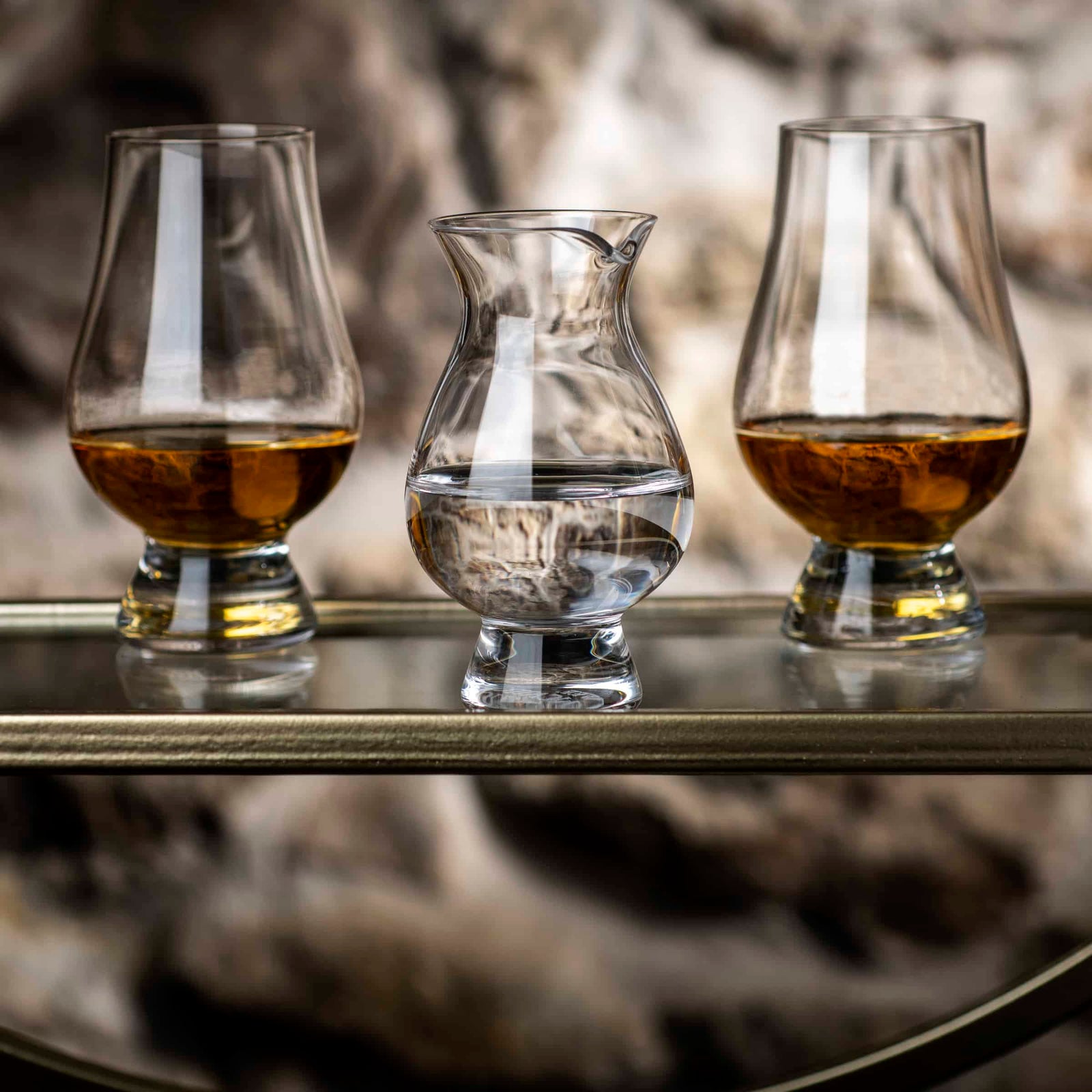 The Art of Pouring Whisky: Tips for the Perfect Serve