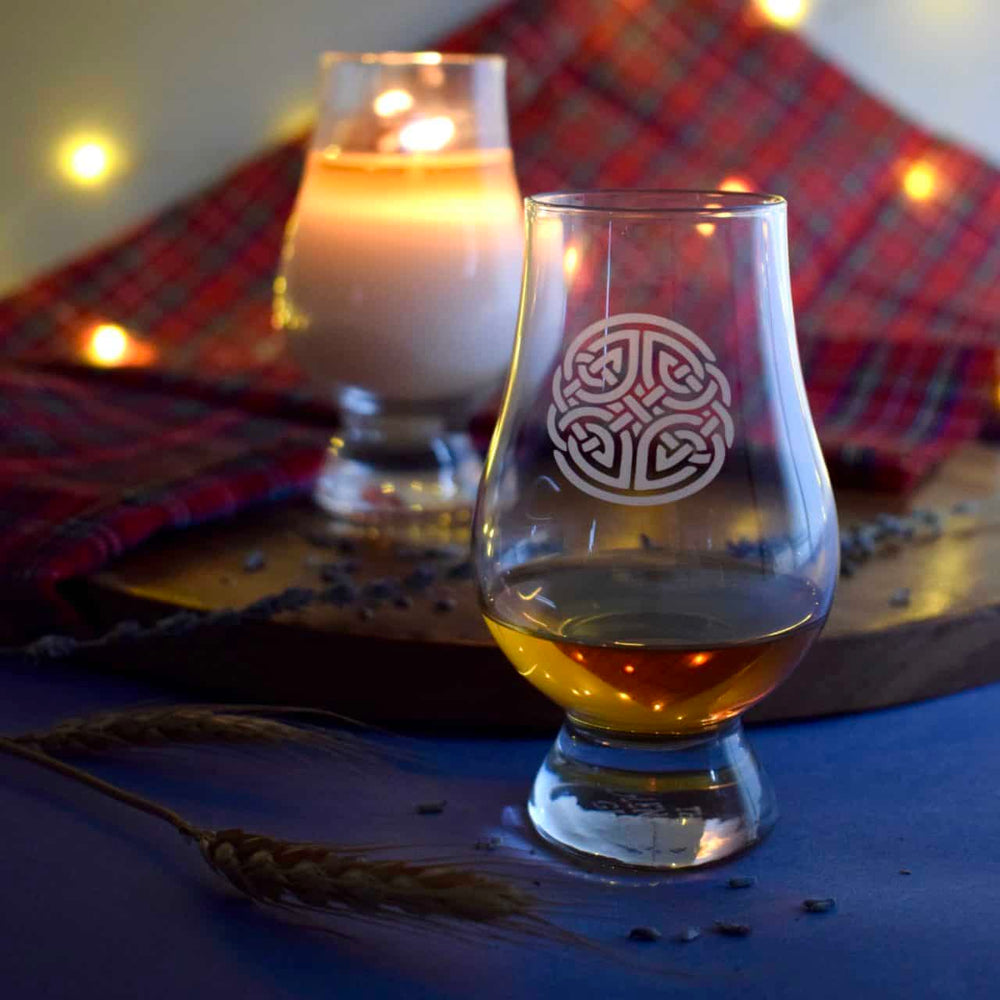 In this photo Glencairn Glass – Celtic Knot Mood4Whisky