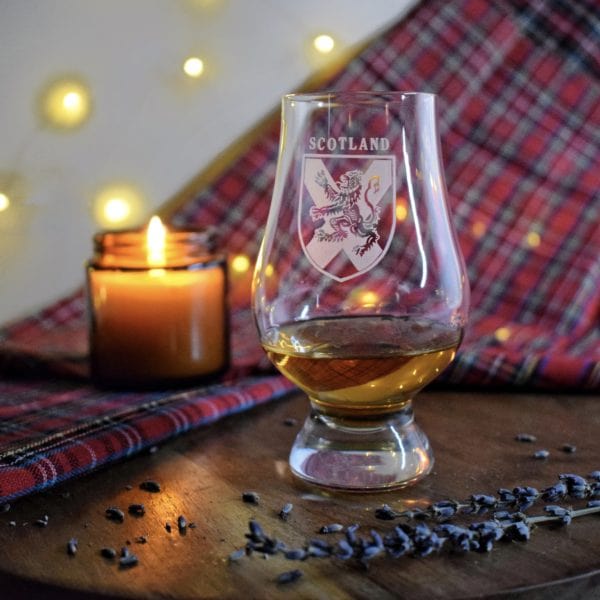 In this photo Glencairn Glass – Scotland Shield Mood4Whisky