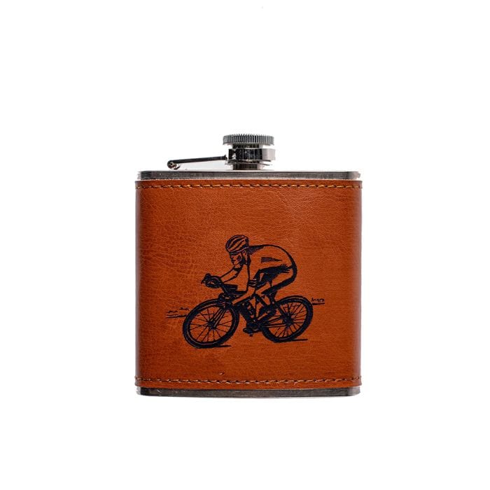 In this photo Hip Flask Cylcle - Leather - Selbraehouse Scotland Mood4Whisky