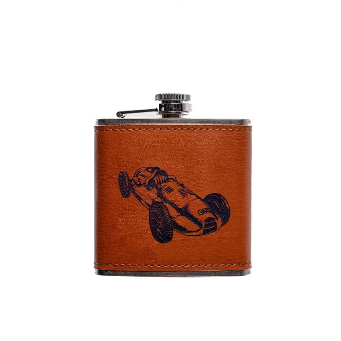 In this photo Hip Flask Racing - Leather - Selbraehouse Scotland Mood4Whisky