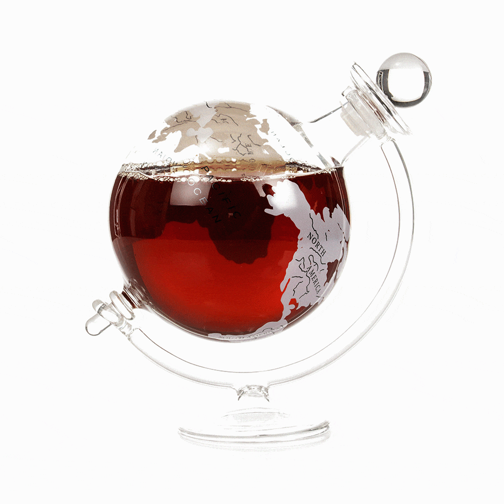 In this photo Whisky Decanter Globe - 750ml - Hand Blown - Original Products Mood4whisky