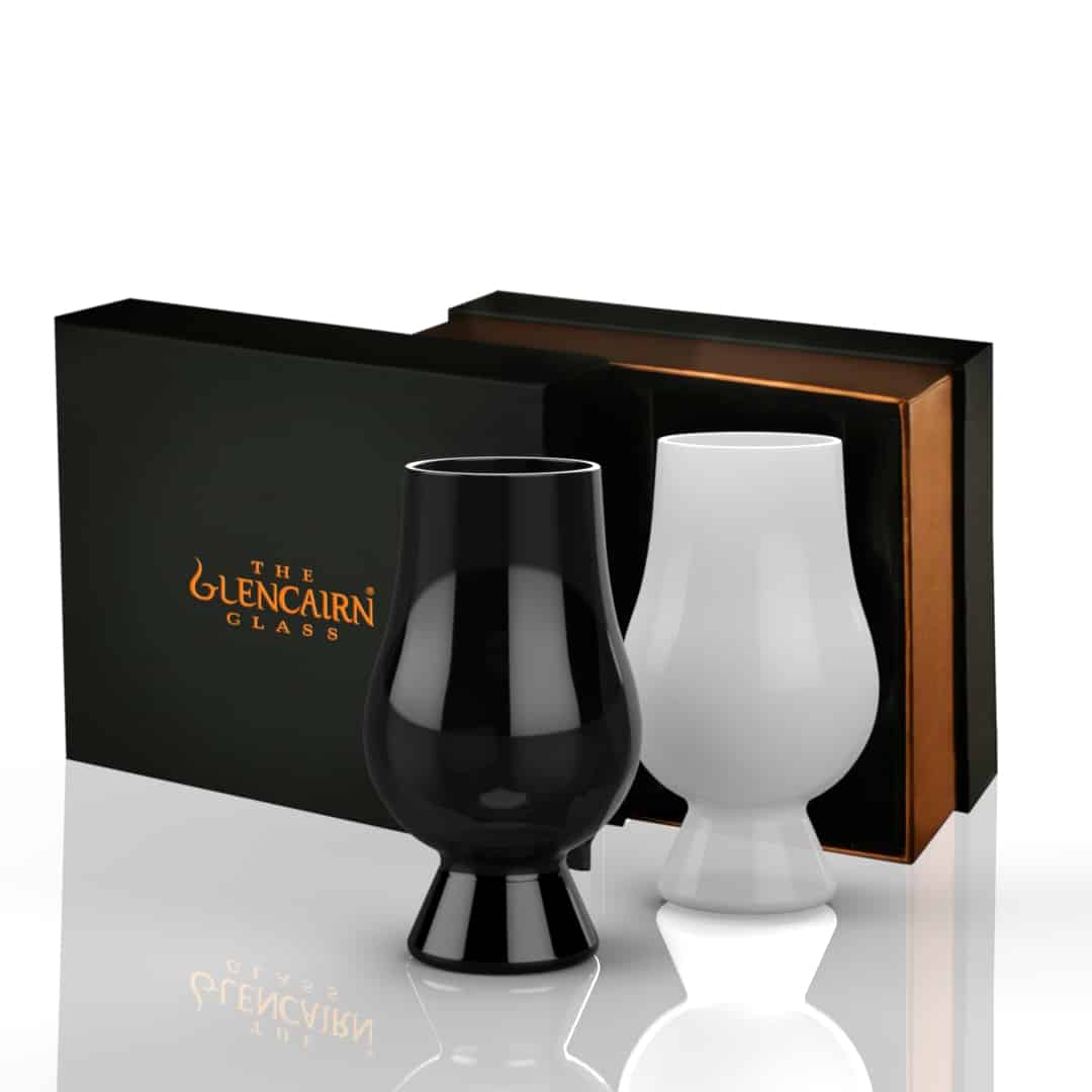 In this photo Glencairn Gift Set 2x Whisky Glass Black and White MoodCompanyNL