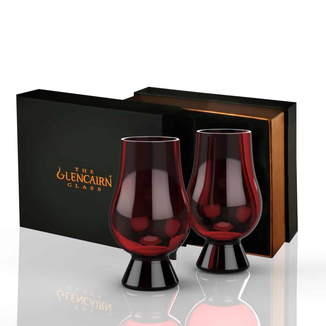 In this photo Glencairn Gift Set 2x Whisky Glass Red MoodCompanyNL