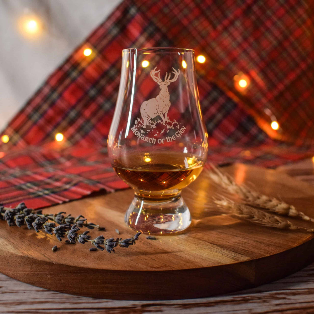 In this photo Glencairn Whisky Glass Monarch of the Glen MoodCompanyNL